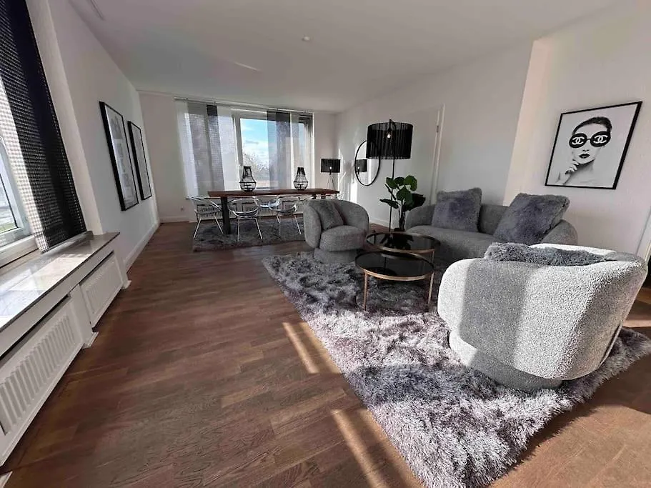 Appartamento Spectecular Rhineview Fair Parking Luxury 12 Pers Düsseldorf