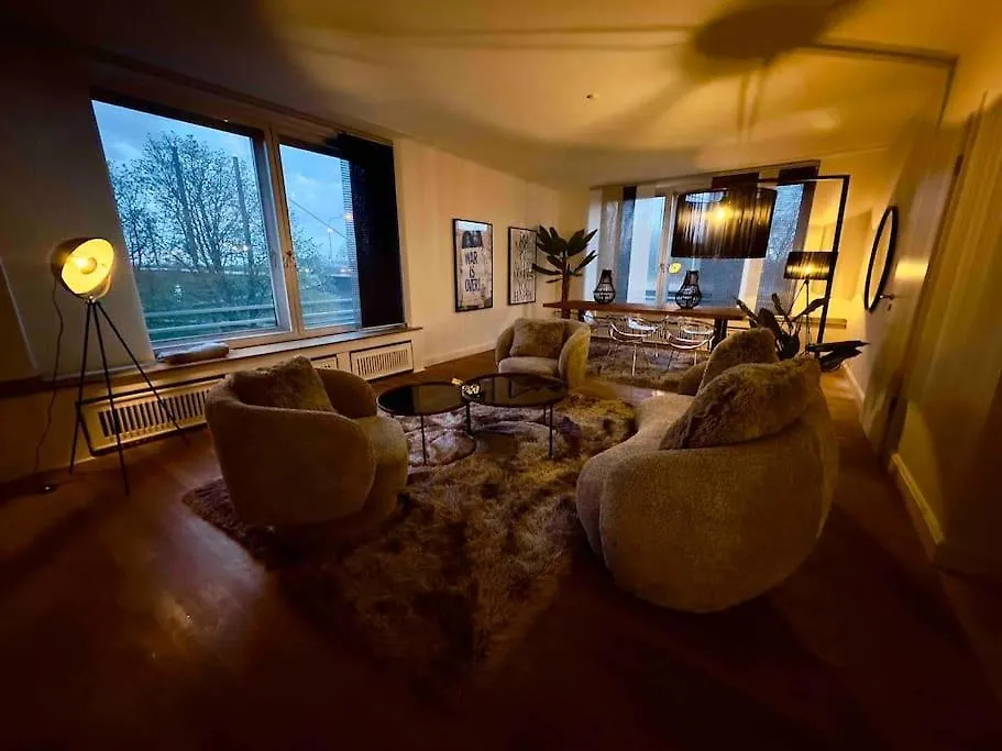 Appartamento Spectecular Rhineview Fair Parking Luxury 12 Pers Düsseldorf